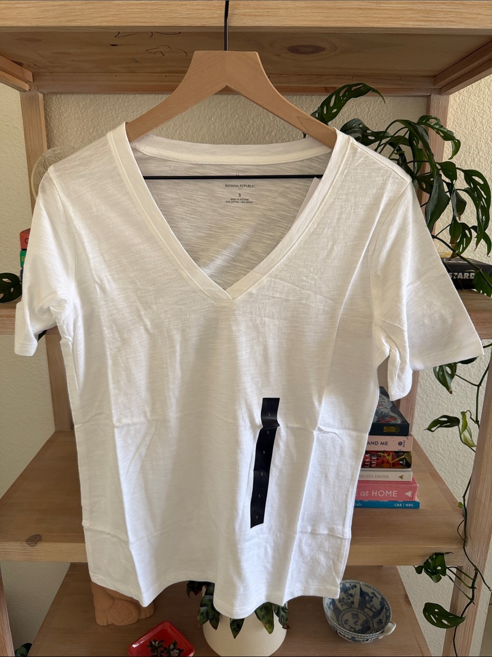 Basic White V-Neck Tee - Picture 2 of 6